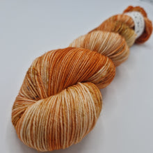 Load image into Gallery viewer, Tiger lily - Tough Sock 100g