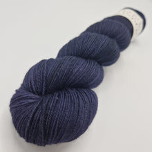 Load image into Gallery viewer, Blue raven - 100% Merino