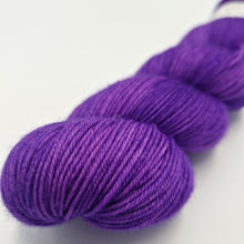 Load image into Gallery viewer, Thistle - 100% Merino