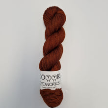 Load image into Gallery viewer, Red rust  - 100% Merino