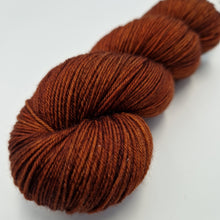 Load image into Gallery viewer, Red rust  - 100% Merino