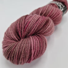 Load image into Gallery viewer, Stare at you - Highland Worsted