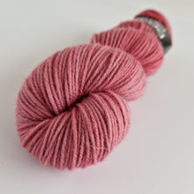 Load image into Gallery viewer, Pale plum - Highland Worsted