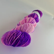 Load image into Gallery viewer, Happy - 100% Merino Worsted