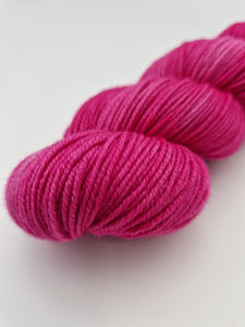 Pink laces - DK Deluxe 100g