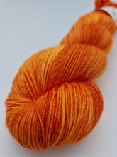 Load image into Gallery viewer, Lava - Tough Sock 100g