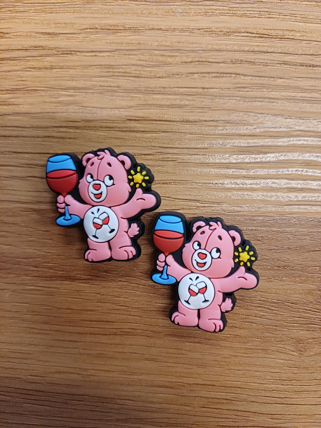 Lykkjustopparar - Kærulausi kærleiksbjörnin