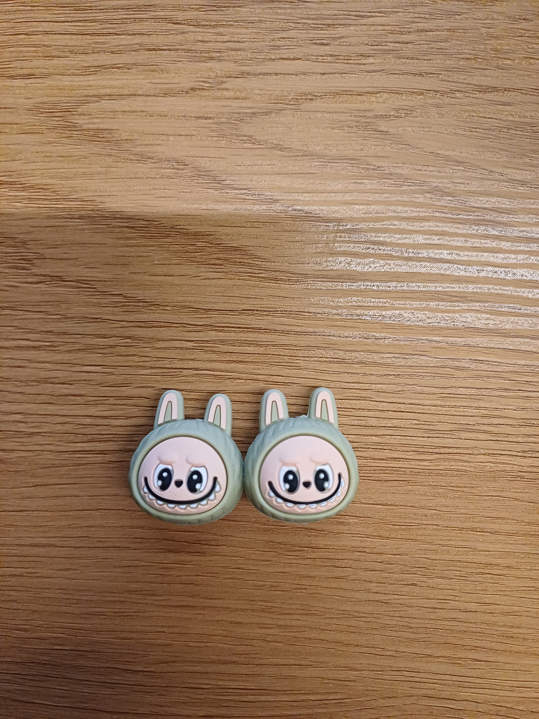 Lykkjustopparar - grænn labubu