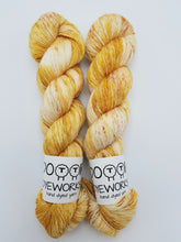 Load image into Gallery viewer, Honeydew - Single Ply